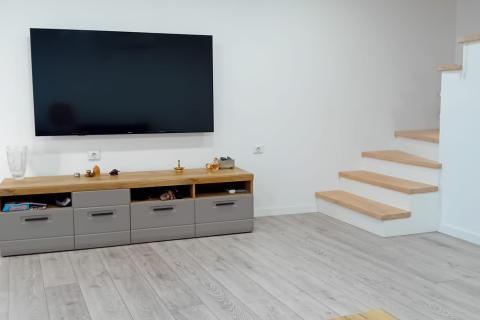 Otok Krk,Omišalj, autohtona kuća 90 m2, kompletno renovirana