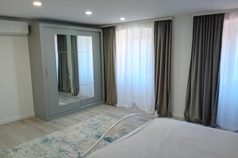 Otok Krk,Omišalj, autohtona kuća 90 m2, kompletno renovirana