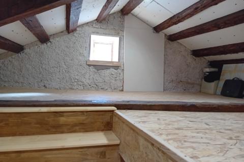 Otok Krk,Omišalj, autohtona kuća 90 m2, kompletno renovirana