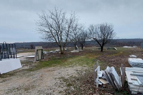 Istra, Višnjan, poslovna hala sa velikim zemljištem 