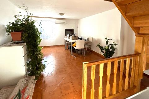 Istra,Brtonigla-Kuća u nizu adaptirana