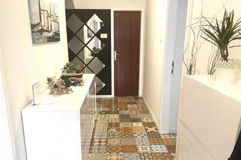 Novigrad,  apartmanska kuća s pogledom na more