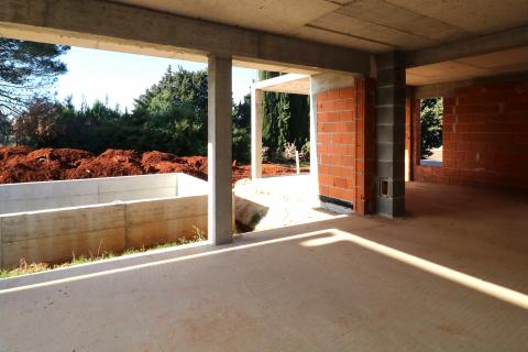 POREČ, okolica- samostojeća kuća, roh-bau 