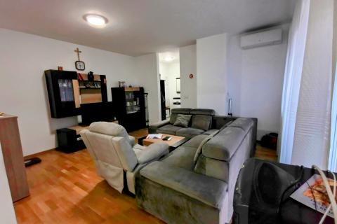 Lovran, 1S+DB od 60m2 u novogradnji, 1 kat, balkon, parking 