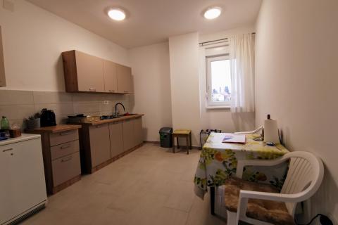 Lovran, 1S+DB od 60m2 u novogradnji, 1 kat, balkon, parking 