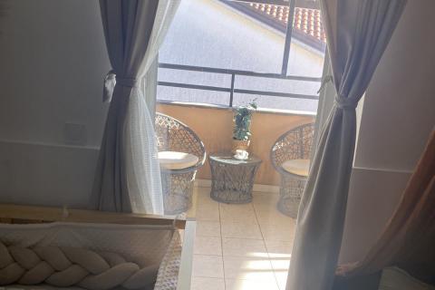 Opatija, stan, 3S+DB, s pogledom na more, garažom i terasom s bazenom