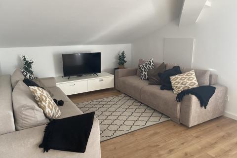 Opatija, stan, 3S+DB, s pogledom na more, garažom i terasom s bazenom