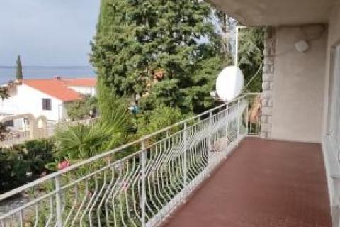 Selce, samostojeća kuća 350m2 sa 750m2 okućnice