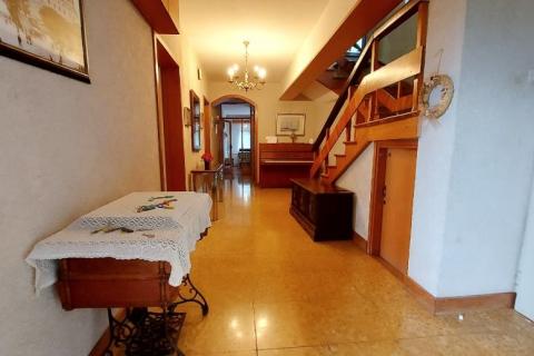 Selce, samostojeća kuća 350m2 sa 750m2 okućnice