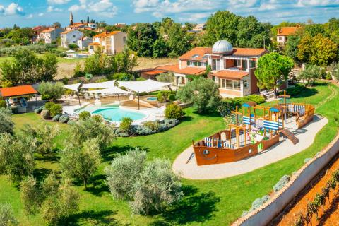 ISTRA, PULA - Fantastična villa 550 m2 s pogledom na more