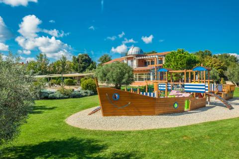 ISTRA, PULA - Fantastična villa 550 m2 s pogledom na more