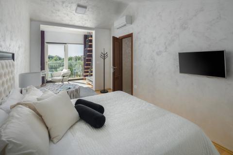 ISTRA, PULA - Fantastična villa 550 m2 s pogledom na more