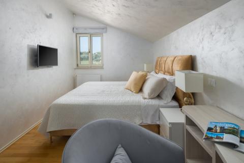 ISTRA, PULA - Fantastična villa 550 m2 s pogledom na more