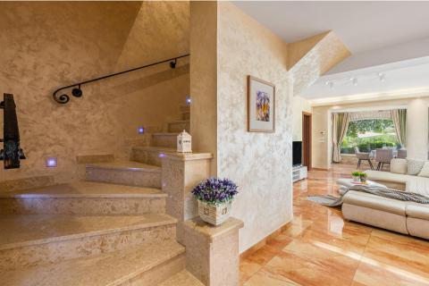 ISTRA, PULA - Fantastična villa 550 m2 s pogledom na more