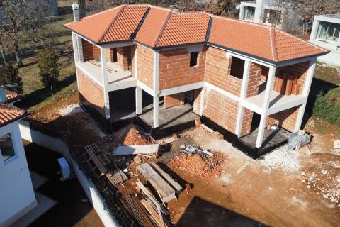 Istra, Kaštelir, kuća u roh bau fazi