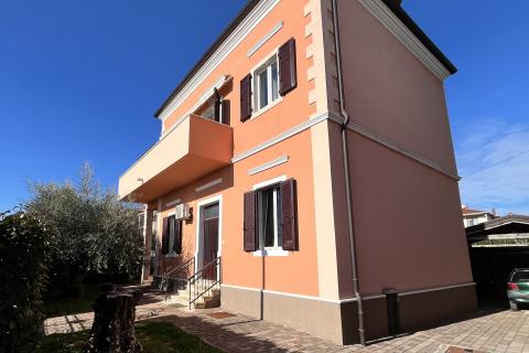 Istria, Umag Punta, spacious apartment first row to the sea