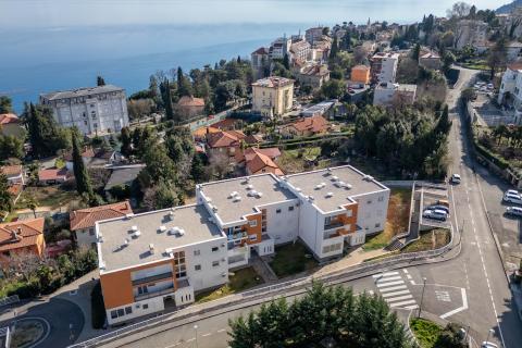 Lovran, 1S+DB od 60m2 u novogradnji, 1 kat, balkon, parking 