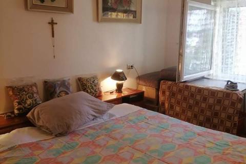 Poreč, stan od 68 m2 sa vrtom na lijepoj lokaciji