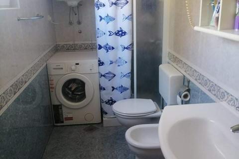 Poreč, stan od 68 m2 sa vrtom na lijepoj lokaciji