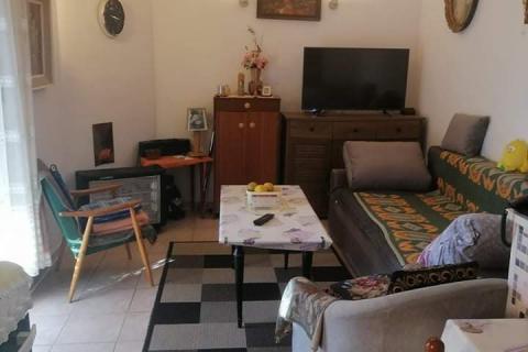 Poreč, stan od 68 m2 sa vrtom na lijepoj lokaciji