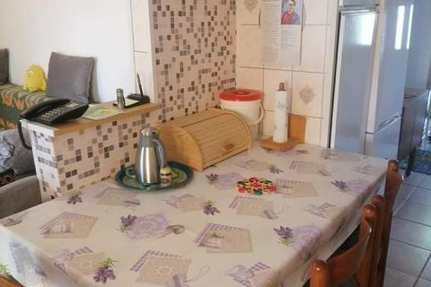 Poreč, stan od 68 m2 sa vrtom na lijepoj lokaciji