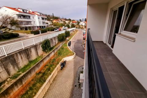 Lovran, stan 60m2, novogradnja, 2 kat, balkon, parking 