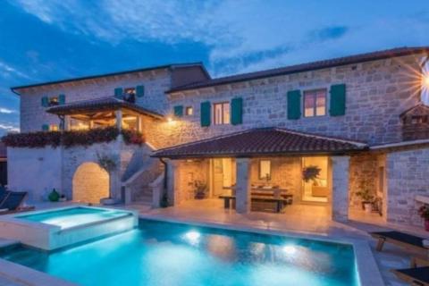 Земельный участок строительного назначения Buzet, 715m2