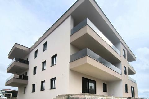 BANJOLE, luksuzni apartman s bazenom, pogled more