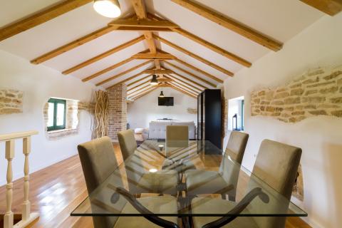 Istra,Barban,kamena vila sa bazenom na imanju od 17500m2 