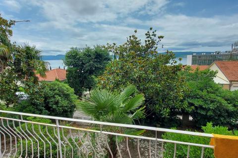 Selce, samostojeća kuća 350m2 sa 750m2 okućnice