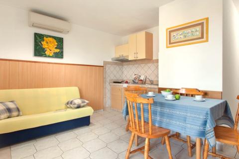 Istra, Novigrad, okolica, kuća 130 udaljena od mora