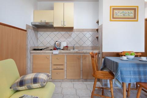 Istra, Novigrad, okolica, kuća 130 udaljena od mora