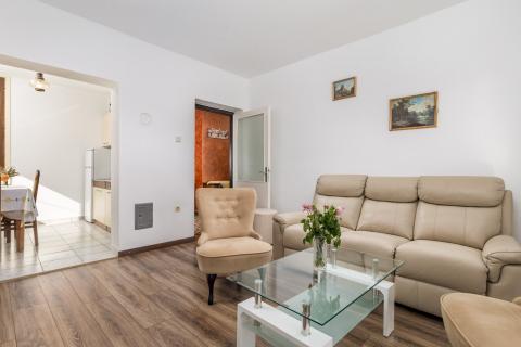 Novi Vinodolski, kuća 150 metara od mora