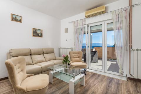 Novi Vinodolski, kuća 150 metara od mora