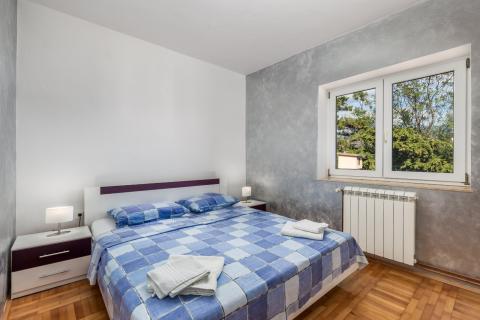 Novi Vinodolski, kuća 150 metara od mora