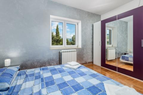 Novi Vinodolski, kuća 150 metara od mora