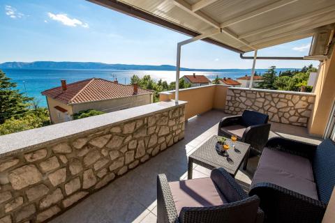 Novi Vinodolski, kuća 150 metara od mora