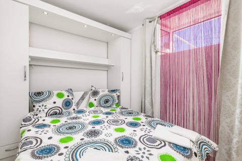 Novi Vinodolski, kuća 150 metara od mora