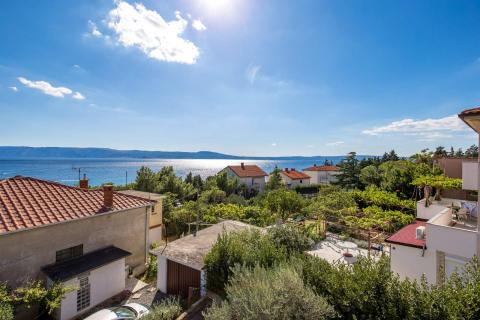 Novi Vinodolski, kuća 150 metara od mora