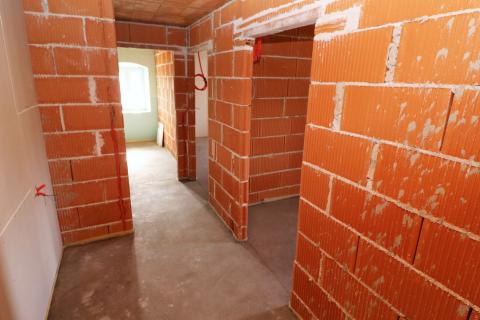 VIŠNJAN-renovirana kamena kuća