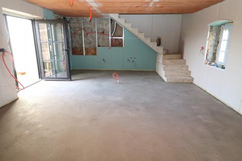 VIŠNJAN-renovirana kamena kuća