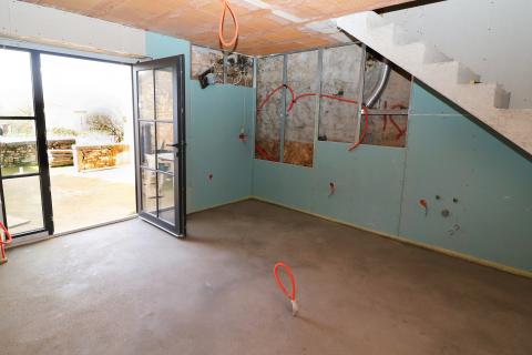 VIŠNJAN-renovirana kamena kuća