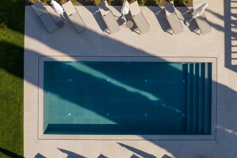 Istra, Poreč - moderna novogradnja sa bazenom i tri stambene jedinice