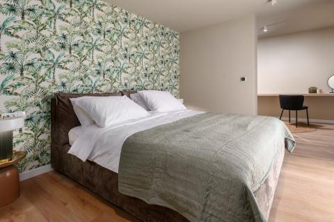 Istra, Poreč - moderna novogradnja sa bazenom i tri stambene jedinice