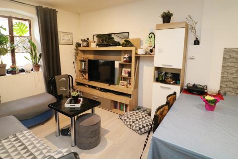 POREČ, okolica- kamena kuća u centru mjesta