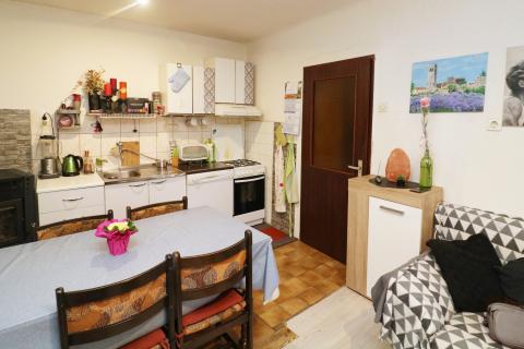 POREČ, okolica- kamena kuća u centru mjesta