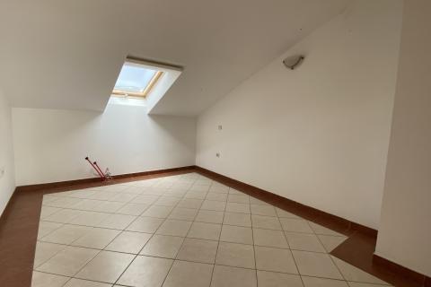 Novi Vinodolski - apartman s balkonom 200m do mora