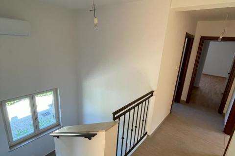 OTOK KRK,DOBRINJ-samostojeća villa sa bazenom