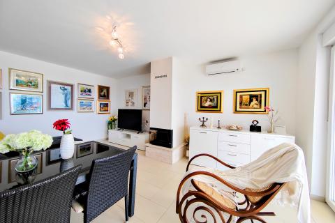 OTOK KRK,OMIŠALJ-villa sa dva stana i bazenom