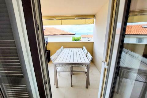 OTOK KRK,MALINSKA-prekrasan dvoetažni stan